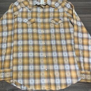 Wrangler women’s plaid button down